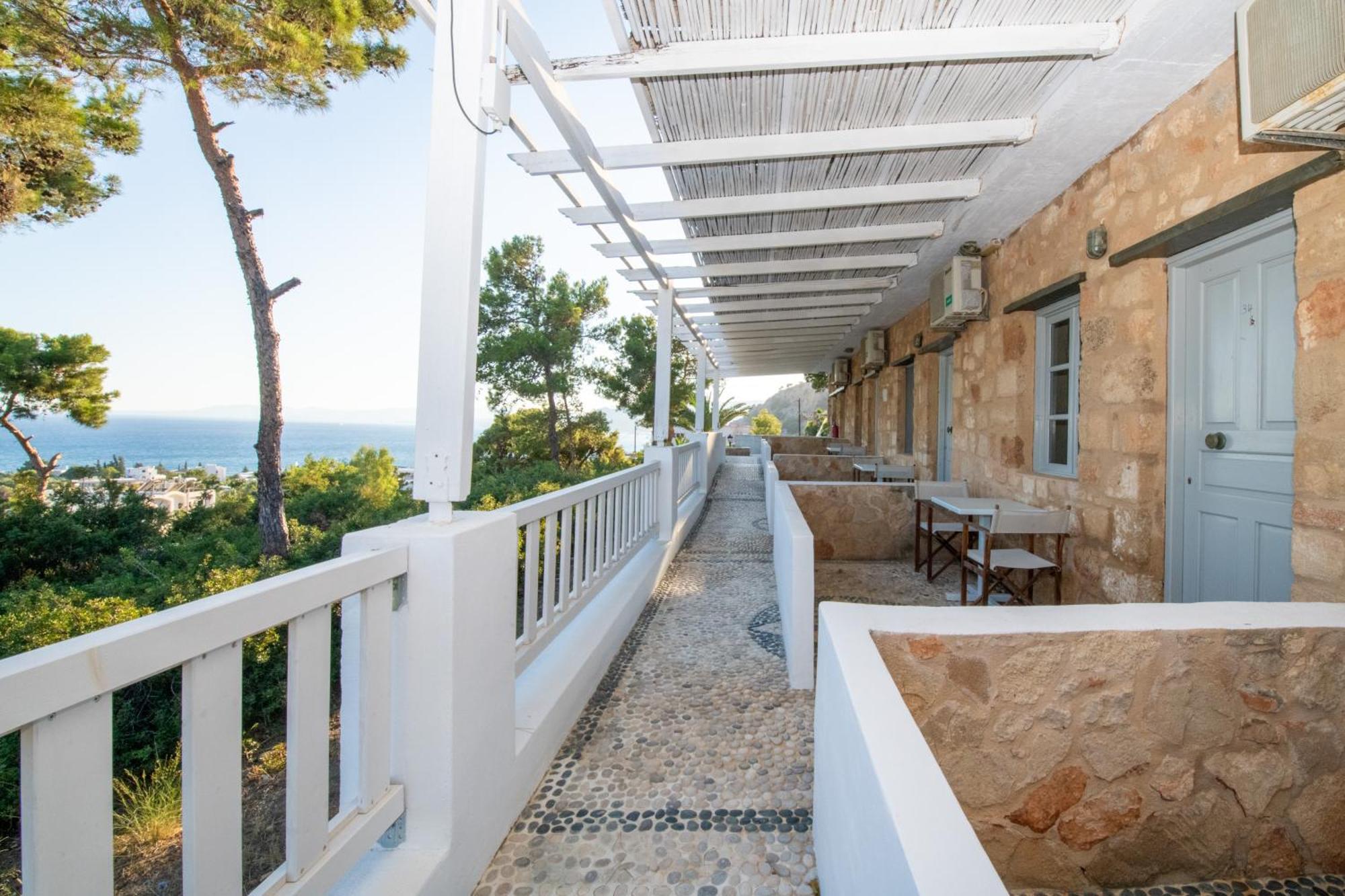 Karpathios Pefkos Hotell 3*